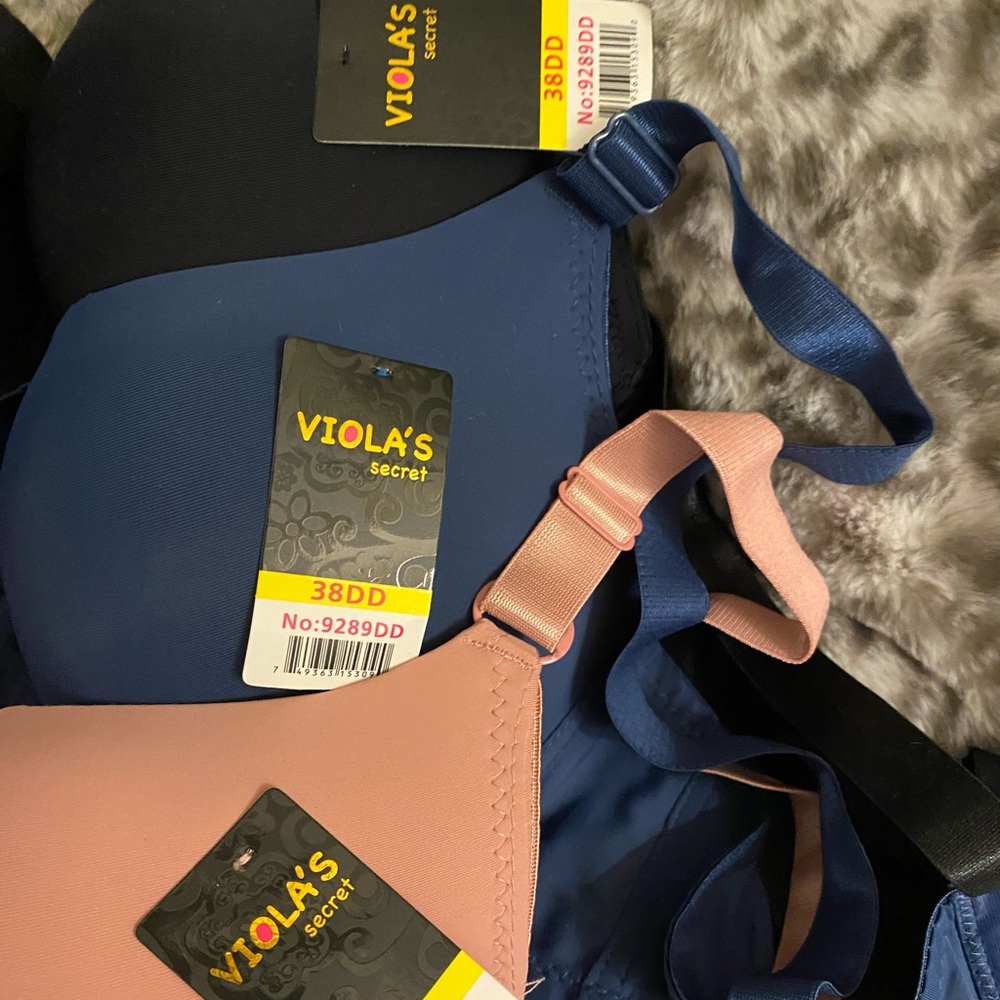 NWT padded 38 DD bras Black , Navy, & Blush pink never worn at a steal of a deal